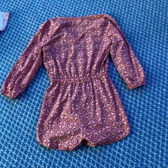 red pattern romper! - Picture 2 of 2